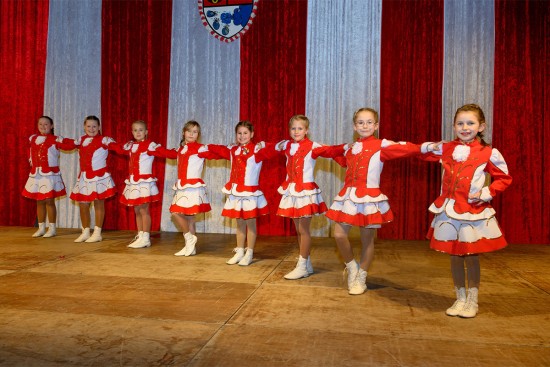 b_550_367_16777215_0_0_images_kg-fotos_tanzgruppen_sterne-2020.jpg
